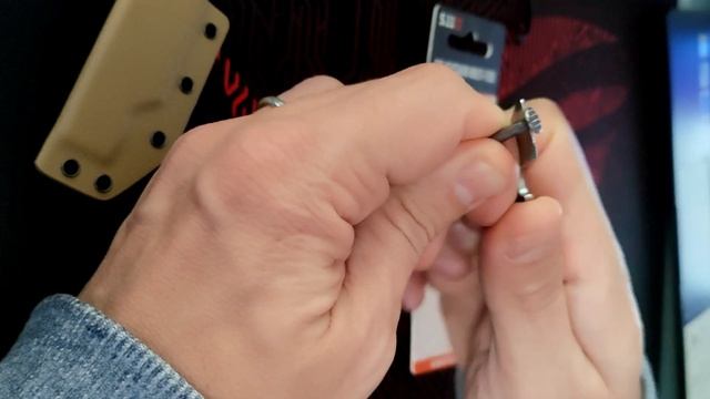 5.11 EDT keychain multi-tool смотреть онлайн