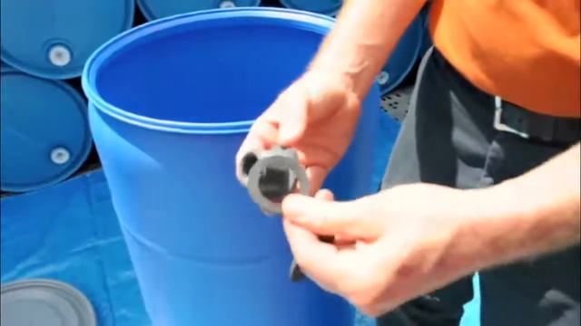 Easy Water Barrel Bulkhead Faucet Installation смотреть онлайн