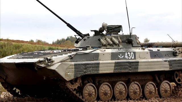 БМП-2 в WAR THUNDER! Смерть ЛЕОПАРДАМ в ПАТЧЕ 1.81 смотреть онлайн