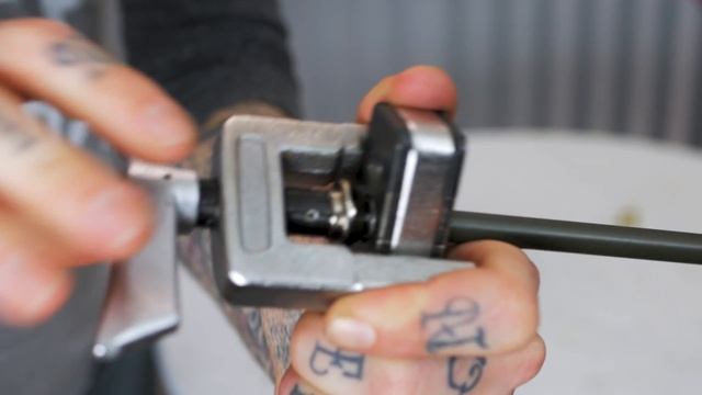 How to Flare Tubing for AN Fittings - Quick Tip смотреть онлайн