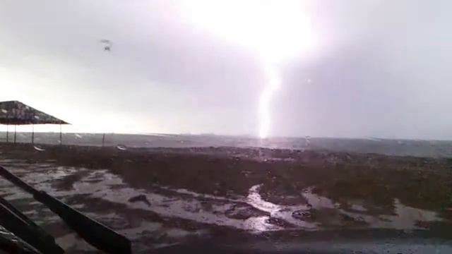 Поймал молнию смотреть онлайн