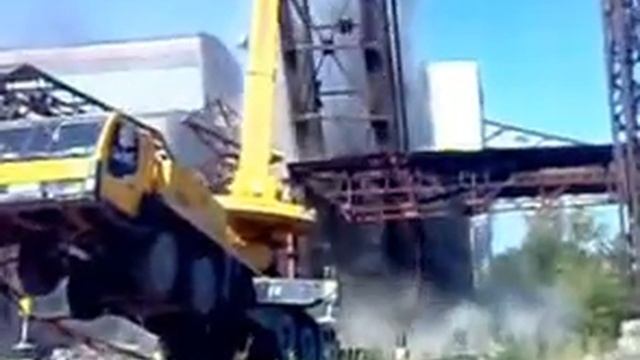 Падение крана смотреть онлайн