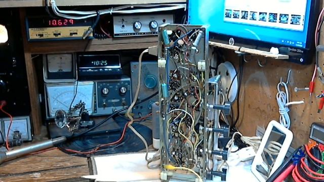 Concerto AM/FM Vacuum Tube Radio LL21552 Video #6 - Alignment смотреть онлайн