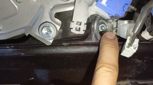 LEXUS RX 350/4 Как снять задний спойлер!