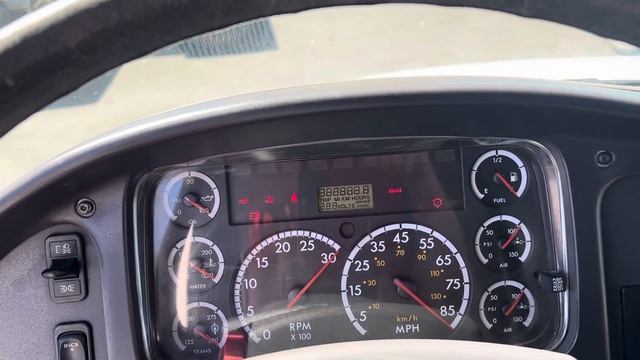 2007 Freightliner Business Class M2 Utility Bed w/ Air Compressor смотреть онлайн