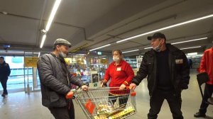 Борзый охранник доставлен в отдел!!! Обвинили в краже!!!