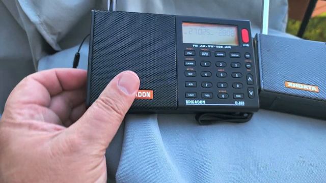 XHDATA VS Sihuadon D-808 Shortwave Receivers On CB Band Tuning Around