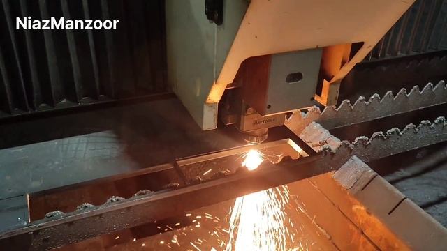 10mm Carbon Steel cut by 1500watt Fiber Laser cutting Machine #fiberlaser #cuttingmachine #thicknes смотреть онлайн