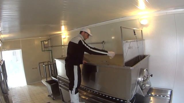 Small family cheese dairy - TYROBOX® смотреть онлайн