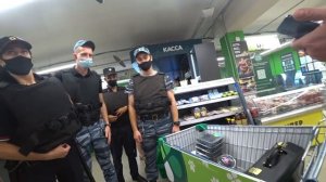 Бык из 90 - х приехал крышевать тухлый Перекрёсток!!!