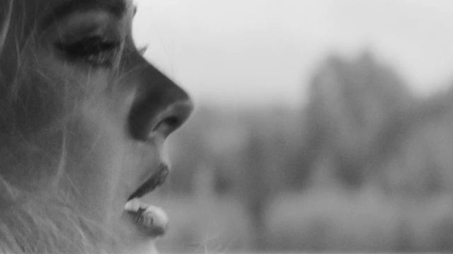 Adele - Easy On Me смотреть онлайн