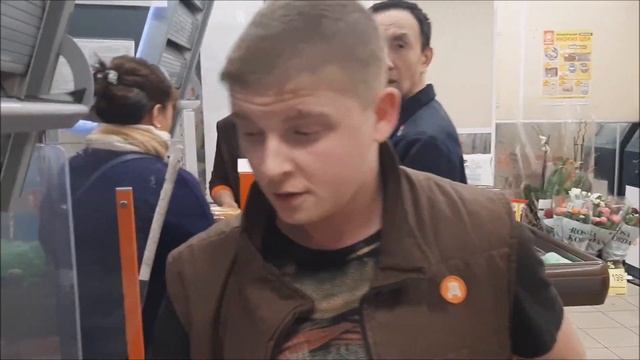 Дикси. В ЕВАL0 перцем по заслугам неадеквату и пьяному быдлу от Валька!!!