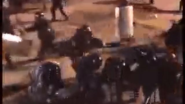 Беркут избивает лежачего смотреть онлайн