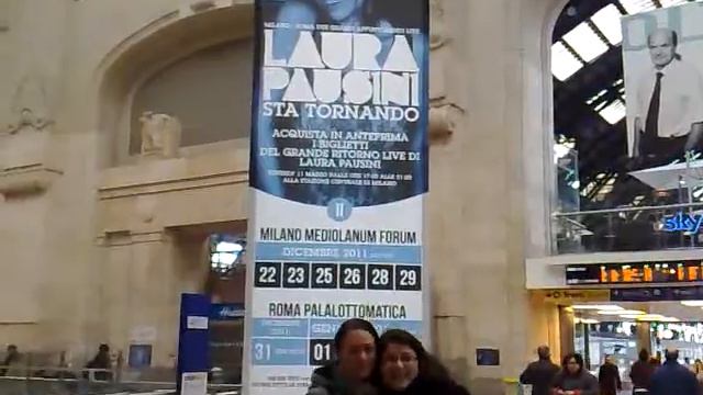 Cristina e Nicoletta - Milano 4.03.2011 - laura tour смотреть онлайн