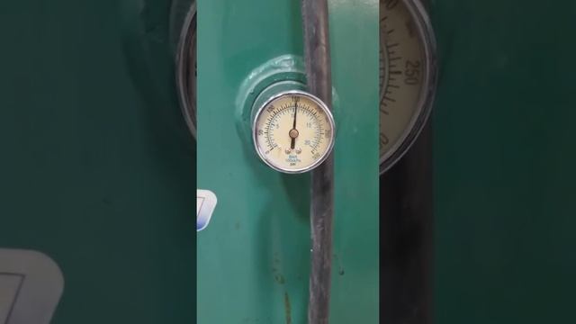 Used Champion 5 HP Piston Compressor 230 Volt смотреть онлайн