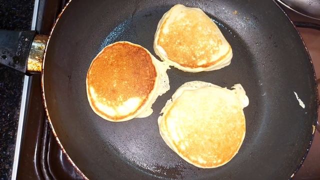 Оладушки на кефире. Вкусный и мягкий.Обязательно подготовьте его|Mazali va yumshoqqinа oladilar. смотреть онлайн