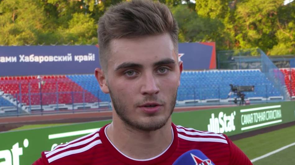 Защитник Максим Ненахов и его самые запоминающиеся моменты смотреть онлайн