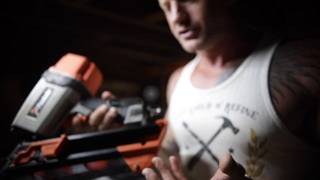 BEST/ Lightest Framing Nailgun EVER, that you've NEVER used (Milwaukee m18 Fuel VS Paslode!!) смотреть онлайн