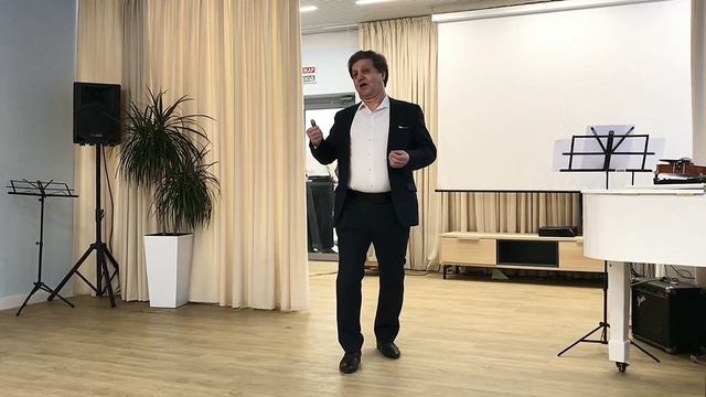 "Куплеты Томского" из оперы П.И. Чайковского "Пиковая Дама" исполняет Николай Уваров смотреть онлайн