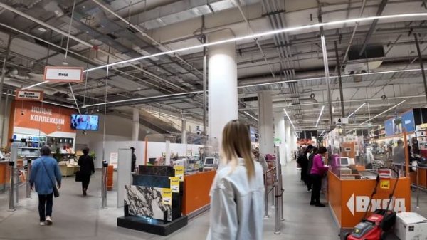 Russian TYPICAL Shopping Mall After 800 Days of Sanctions