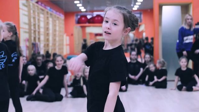 Anya Dance | Давайте знакомиться! смотреть онлайн