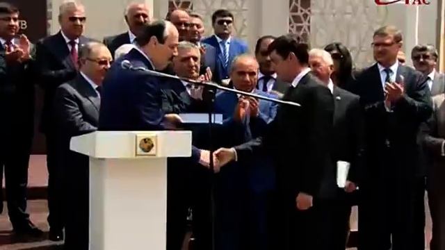 В Махачкале состоялось открытие памятника видному государственному деятелю Азизу Алиеву смотреть онлайн
