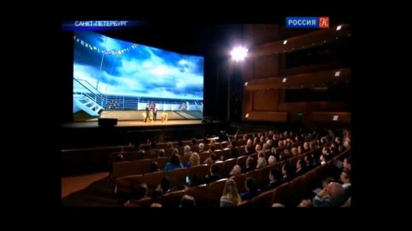 Ralph Fiennes delivers speech in Russian