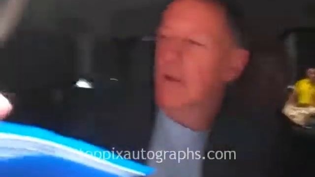 Dennis Dugan - Signing Autographs at 'Grown Ups' Premiere in NYC смотреть онлайн