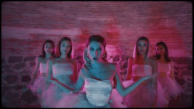 Berfin Mis - Şelale смотреть онлайн