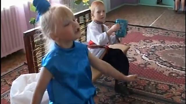 Катя Латышева 4 года песенка"Серёжка" смотреть онлайн