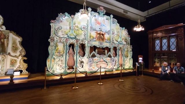 Hooghuys Danceorgan of Museum Speelklok смотреть онлайн