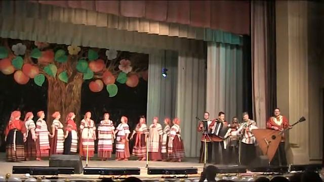 Выступает ансамбль "Сударыня". смотреть онлайн