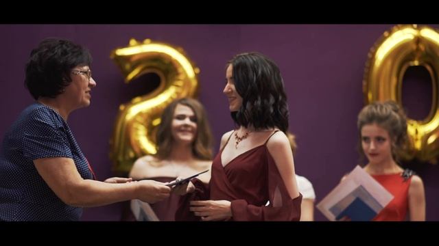 11 гимназия 2019 Выпускной в стиле Гэтсби смотреть онлайн