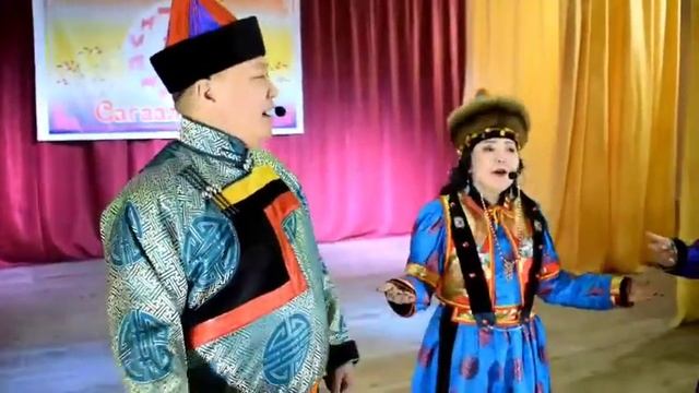 Бато, Туяна и Оюна Базаргуруевы- Сагаан hараар амаршалнаб! смотреть онлайн