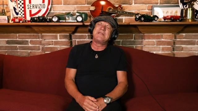 AC/DC: ‘POWER UP’ and the Legacy of Malcolm Young | Apple Music смотреть онлайн