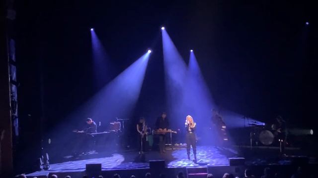 Ilse de Lange Carré 2019 I still cry смотреть онлайн