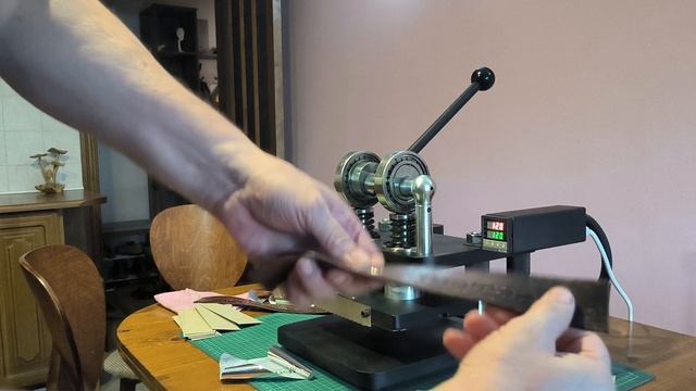 Пресс ручной для горячего тиснения и вырубки кожи смотреть онлайн