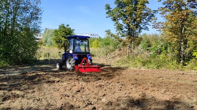 Работа Трактора Ловол ТЕ 354 с фрезой 1GN 1.4 смотреть онлайн