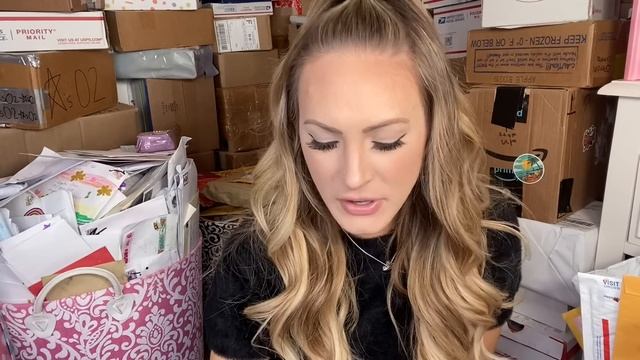 I cannot BELIEVE what my BIGGEST FAN sent me for my BIRTHDAY.. 😱‼️🤫 смотреть онлайн