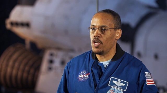 Astronaut Recalls Ditching School to Visit the National Air and Space Museum – My Path смотреть онлайн