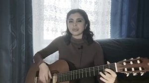 Девушка поёт песню Цоя под гитару. Группа "Кино" - "Муравейник" (кавер)