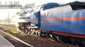 Паровоз П36 0027 отправляется со станции Раменское