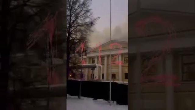 Пожар в Москве / Горит музей изобразительного искусства им.Пушкина смотреть онлайн