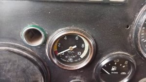 КАМАЗ ДЛЯ НАЧИНАЮЩИХ. ДВА ОСНОВНЫХ ПРИБОРА НА ПАНЕЛИ