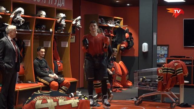 КАМБЭК И ПОБЕДА! | Раздевалка «Авангарда» после матча с «Торпедо» | Сезон 2021/22 смотреть онлайн