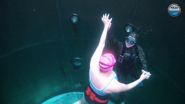 Подводный вальс фридайверов клуба СКАТ в академии гражданской защиты МЧС смотреть онлайн