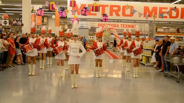 Барабанщицы на открытие МетроМедиа в Метро 10.09.2014г Черновцы смотреть онлайн