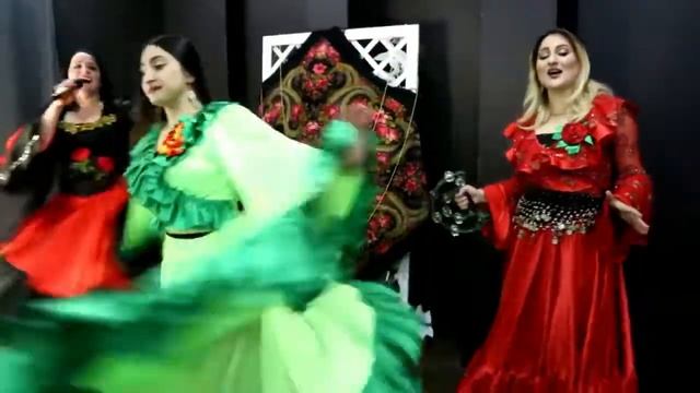 МОХНАТЫЙ ШМЕЛЬ ..ЛАДИСЛАВА И ЦЫГАНСКИЙ АНСАМБЛЬ ДРОГА РОМА смотреть онлайн