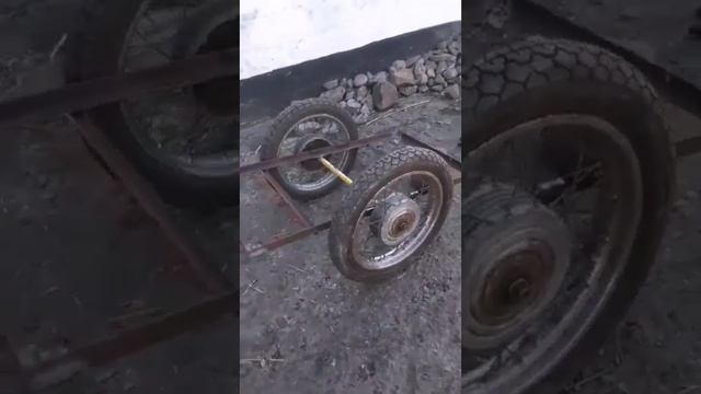 Зробив тачку для перевезення вуликів-лежаків з кроваті та колес ИЖаку смотреть онлайн