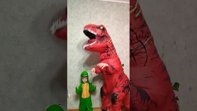 семья динозавров) #рекомендации#2023#танцы#семья#shorts#динозавры смотреть онлайн